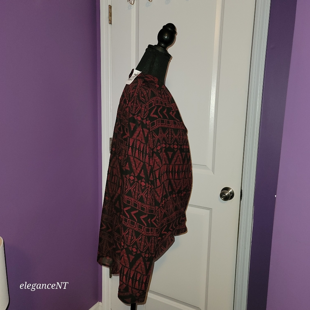 Charlotte Russe Red/Black print wrap style L/S Top Sz: XL NWT - Picture 2 of 6
